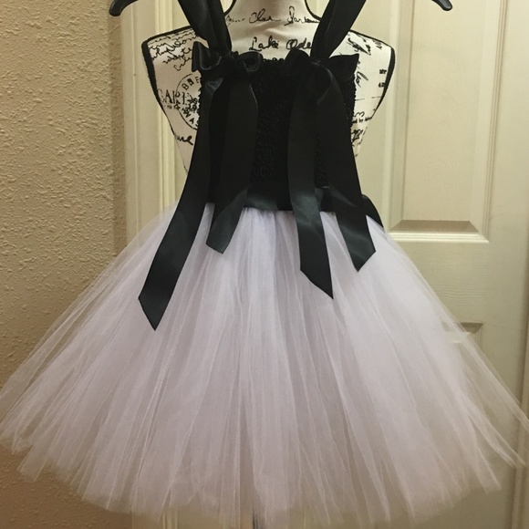 SWAN PRINCESS - couture flower girl tutu dress - Picture 4 of 8